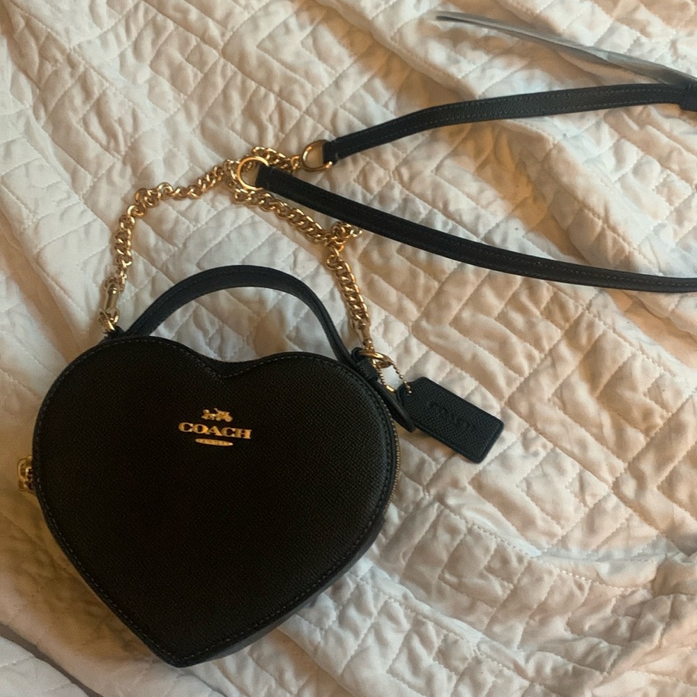 Coach heart shaped crossbody bag purse black and gold hardware brand new
